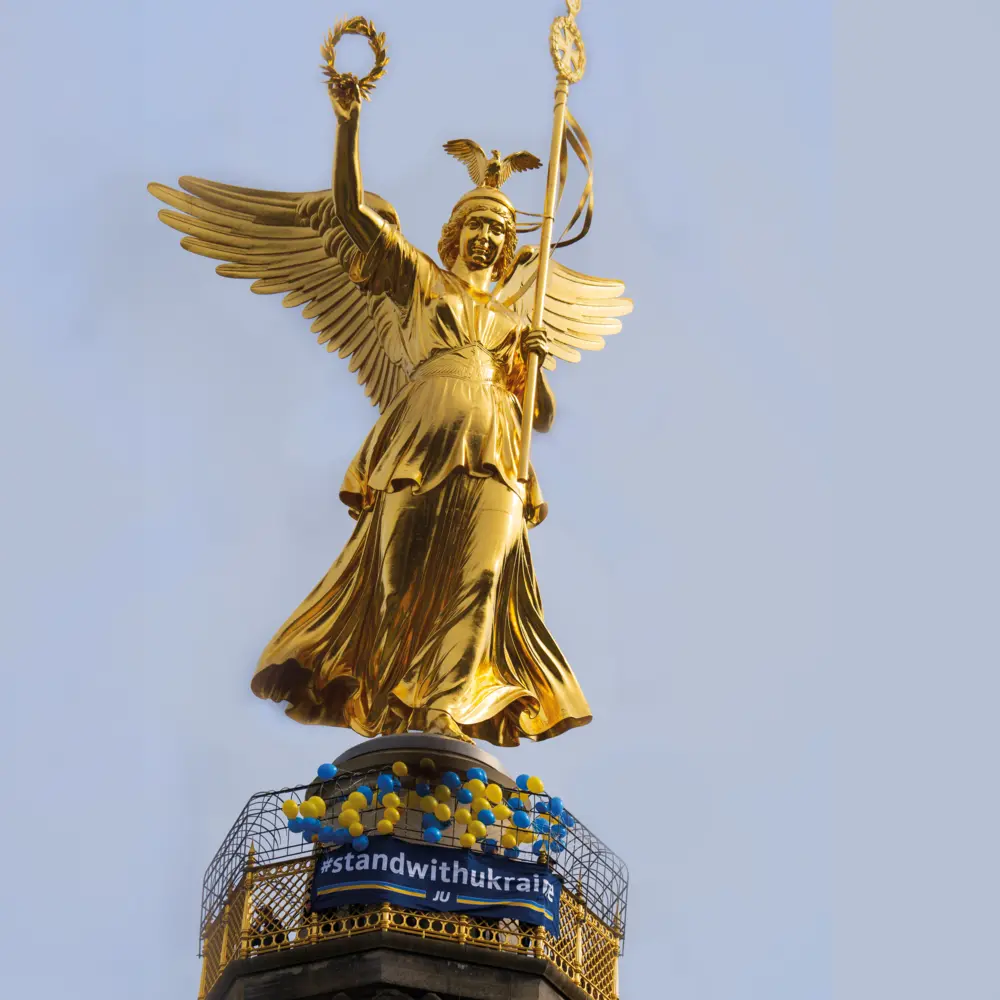 Guerilla-PR auf der Siegessäule in Berlin